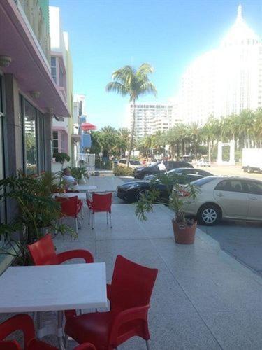 Collins Avenue Hostel - Miami Beach — Photos 2